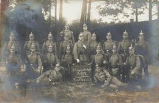 Fotokarte 1.WK Gruppenfoto Soldaten mit Preussen Pickelhaube 5./167 Mühlhausen