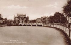 AK Schwerin Schlossbrücke Theater Museum Mecklenburg-Vorpommern Postkarte