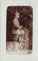 Fotokarte 1.WK Portrait Deutscher Offizier mit Bayern Pickelhaube und Degen