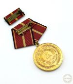 DDR Verdienstmedaille der NVA in Gold Urkunde Oberstleutnant 1977 Bartel 145e