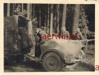 Deutsche Soldaten mit LKW Krupp-Protze 2,2 Flak in Polen