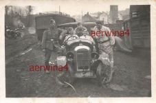 Deutsche Soldaten am franz. PKW Amilcar Chalons Frankreich