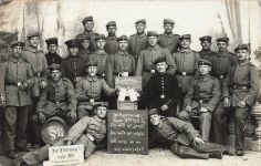 Foto-AK 1.WK Deutsche Soldaten Schulterklappe 122 Münsingen Schwäbisch Sibirien