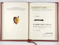 DDR MfS Nachlass Stasi Unterleutnant Offizier Medaillen Urkunden Abzeichen