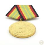 DDR Medaille Treue Dienste Grenztruppen der DDR Gold 15 Jahre Bartel 284d