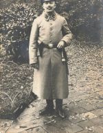 Fotokarte 1.WK Deutscher Landsturm Soldat mit Pistole Bajonett in Belgien