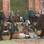 AK 1.WK Markt Szene in Russisch Polen Frauen 1915 gelaufen Patriotika Postkarte