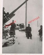 Deutsche Soldaten an russischem Flak M1939 bei Gorki Belarus Ostfront