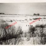 Deutsche Soldaten sprengen Eisdecke auf der Pronja Gorki Belarus Ostfront