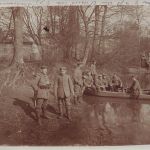 Fotokarte 1.WK Soldaten Grenzschutz am See bei Bahnstrecke Frankreich