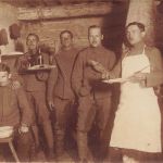 Foto 1.WK deutsche Soldaten feiern in russ.Küche Rußland