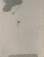 Foto 1.WK deutscher Fesselballon durch englischer Flieger in Brand geschossen