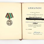 DDR NVA Urkunde treue Dienste in der NVA Silber 1968 Oberleutnant