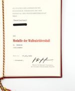 DDR NVA Urkunde Medaille der Waffenbrüderschaft 1984 Oberstleutnant