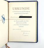 DDR FDJ Urkunde Ehrenmedaille der FDJ Schutz des Sozialismus 1982 Oberstleutnant