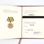 DDR NVA Urkunde Medaille für treue Dienste in der NVA Gold 1981 Major