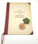 DDR Medaille Volkspolizei Treue Dienste Stufe III, Urkunde Meister 1955