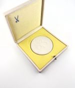 Meissner Porzellan Medaille 20 Jahre Volkseigener Einzelhandel