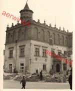 Polen bauen am Rathaus 1940 in Tarnow Polen