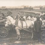 Fotokarte 1.WK Deutsche Soldaten mit Zigeunerfamilie am Quartier Rumänien