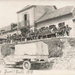 Foto AK 1.WK deutsche Soldaten mit LKW in Quincy Frankreich