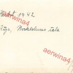 Deutscher Soldaten beim Zeitung lesen in Riga Lettland Ostfront