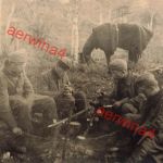 Deutsche Soldaten beim Kochen in Urwald Karelien Finnland