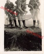 Fahrrad Reperatur deutsche Soldaten auf dem Marsch nach Bulgarien