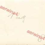 Rast dt. Soldaten auf Flugzeug Reifen Flugplatz Elefsina b. Athen Griechenland