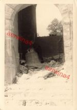 Heruntergefallene Kirchenglocke der Kathedrale in Rethel Frankreich