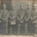 Foto AK 1.WK Soldaten Pickelhaube Sachsen Ers.-Art.-Regt. 68 Riesa