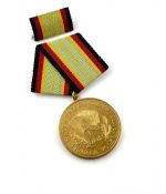 DDR Medaille für treue Dienste in der NVA in Gold