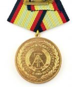DDR Medaille für treue Dienste in der NVA in Gold XX für 20 Jahre