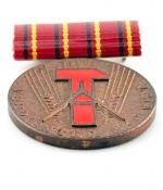 DDR Verdienter Aktivist im Etui Bartel 54 f