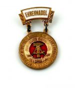 DDR Ehrennadel für Verdienste im sozialistischen Bildungswesen