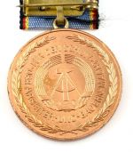 DDR Medaille langjährige Pflichterfüllung Stärkung der Landesverteidung Bronze