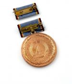 DDR Medaille langjährige Pflichterfüllung Stärkung der Landesverteidung Bronze