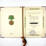 DDR KVP Urkunde Medaille für treue Dienste 1954 Oberfeldwebel Nr. 13701