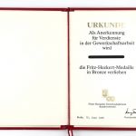 DDR Urkunde Fritz-Heckert-Medaille in Bronze 1985