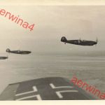 Staffel Deutsche Flugzeuge Messerschmitt Me Bf 109 mit Kennung Luftaufnahme
