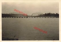 Gesprengte Düna-Brücke mit Behelfsbrücke bei Ulla Witebesk Weißrussland Ostfront
