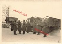 Deutsche Soldaten mit franz. LKW Renault AGK bei Mogilev Weißrussland Ostfront