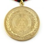 DDR NVA Medaille für treue Dienste in der Nationalen Volksarmee in Gold
