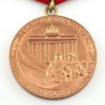 DDR MdI Verdienstmedaille der Kampfgruppen Urkunde 1977 Leutnant der VP