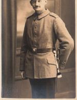 Fotokarte 1.WK Portrait deutscher Soldat Schulterklappe 179 Döbeln Bajonett