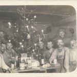 Fotokarte 1.WK Deutsche Soldaten feiern Weihnachten in der Granatenbudee