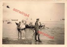 Deutsche Soldaten mit Schwimmweste bei Übung Seelöwe Dinard Frankreich