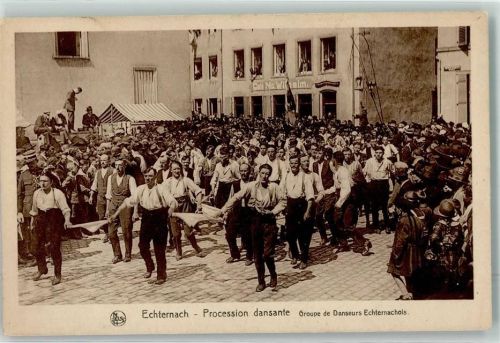 Echternach Procession dansante Groupe de Danseurs