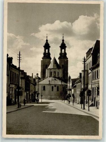 Gnesen Dom mit Domstraße