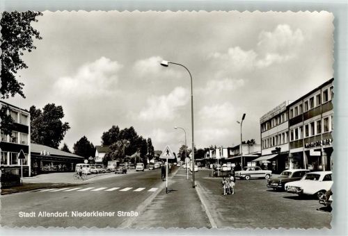 35260 W3570 Stadtallendorf Foto AK Niederkleiner Straße Auto